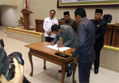 Wabup Rosman Malomo Hadiri Rapat Paripurna Ke-5 Masa Sidang I DPRD Inhil