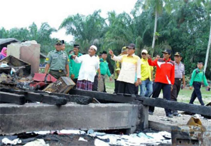 Tinjau Ponpes Anwarul Ulum Yang Terbakar, Bupati Anggarkan Pembangunan Kelas di APBD-P