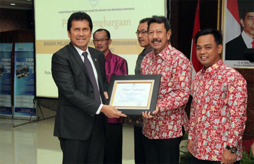 Pekanbaru Terima Penghargaan Pelayanan Publik Sangat Baik Dari Kementerian PAN-RB