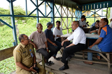 Sedang Tahap Tender, Gubri Tinjau Kondisi Jembatan Siak IV