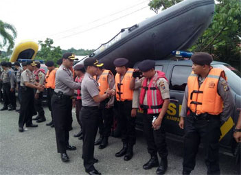 Polres Kampar Kirim Ratusan Personil ke Lokasi Rawan Banjir