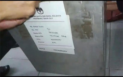 Putar Video, BISA Minta KPU Pekanbaru Tunda Penetapan Paslon