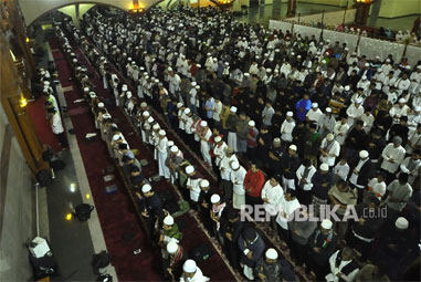 Bingung Bacaan Surah untuk Shalat Lima Waktu? Ini Jawabannya