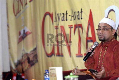 Kang Abik dan Artis Fedi Nuril akan Bedah Novel “Bidadari Bermata Bening” di IBF 2017