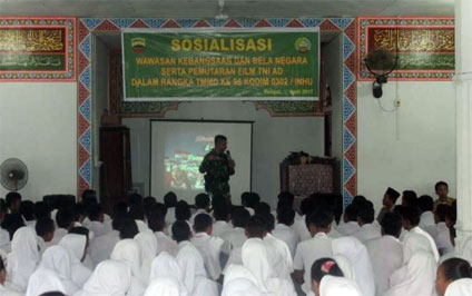 Dandim 0302 Inhu Beri Pembekalan Mental Spritual Kepada Siswa SMAN 1 Rengat Barat