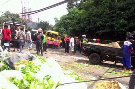 Korban Tewas dalam Kecelakaan Maut di Ciloto Bertambah Jadi 12 Orang