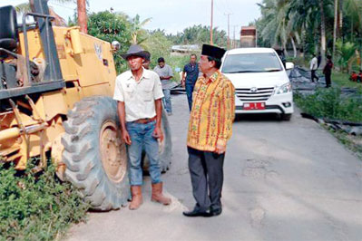 Bupati Wardan Pantau Sarana Perhubungan Darat Inhil Bermasalah