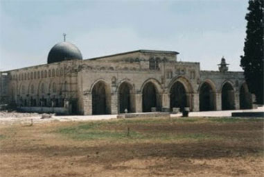Kubah Nabi dan Monumen Isra Miraj
