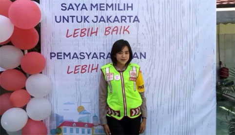 Selain Cantik, Polwan Ini Berdedikasi Tinggi Kawal Pencoblosan Pilkada DKI