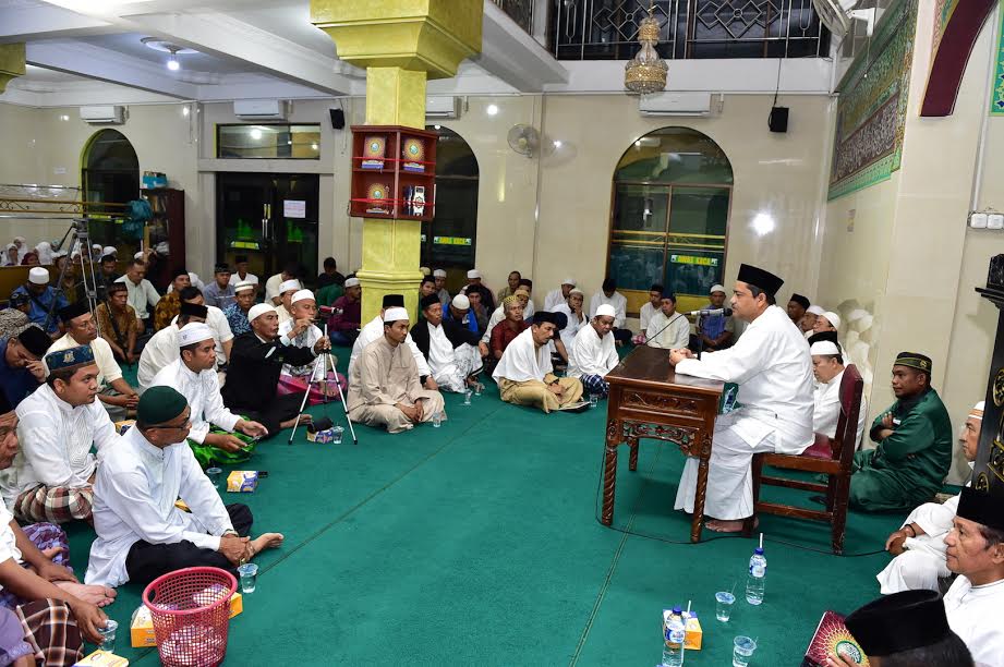 Sekda Ahmad Hijazi Gerakan Subuh Berjamaah di Masjid Paripurna Al Manar