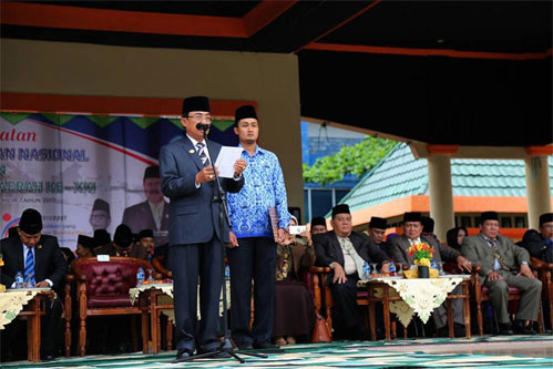 Pimpin Upacara Hardiknas, Bupati HM Wardan Bacakan Sambutan Mendikbud RI