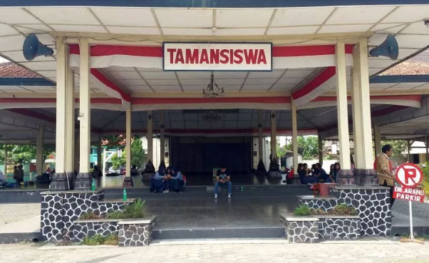 Ki Hadjar Dewantara, Sosok di Balik Peringatan Hardiknas