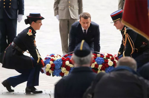 Resmi Jadi Presiden Termuda Prancis, Macron Disambut 21 Tembakan Meriam