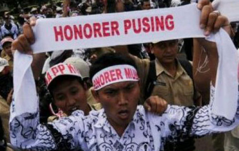 Gara-Gara Tak Gajian, Guru Bantu Diusir Dari Kontrakan