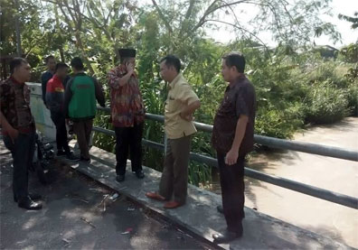 Tinjau Aliran Sungai Perawang, Wabup Siak Minta Normalisasi Sungai