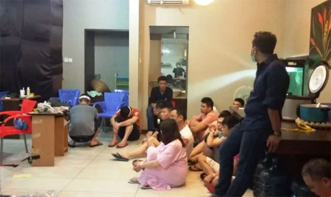 Diduga Lakukan Penipuan Online, Puluhan Warga China & Taiwan Kocar-kacir saat Digerebek