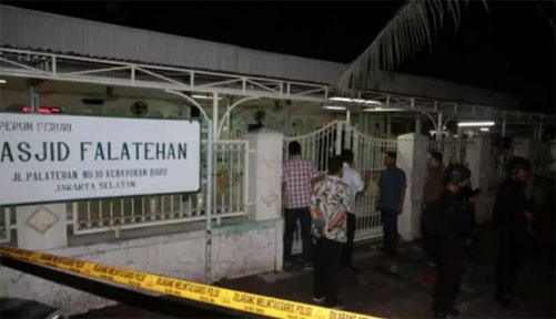 Penusuk Anggota Brimob Tinggalkan Tas Berisi Rangkaian Bom di Dalam Masjid