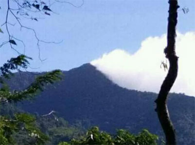 Gempa di Padang Sidimpuan, "Bangunkan" Gunung Lubuk Raya dengan Mengeluarkan Asap Hitam