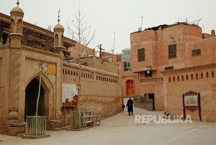 Pulang ke Cina, Ratusan Jamaah Umrah Uyghur Malah Ditahan