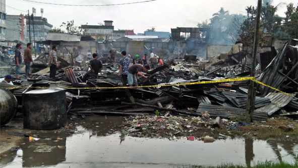 Kebakaran Di Parit 9 Tembilahan Diduga Bersumber Dari Dirigen Minyak yang Terbuka