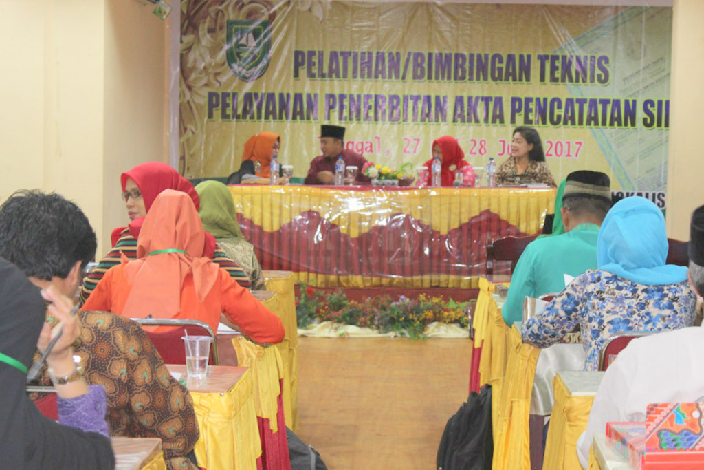 Bupati Bengkalis Buka Bimtek Pelayanan Penertiban Akta Pencatatan Sipil Tahun 2017