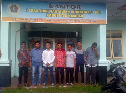 42 Mahasiswa Kampar Terancam Gagal Lanjutkan Pendidikan Di Timur Tengh Dan Eropa