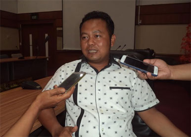 Lestarikan Hutan, Anggota DPRD Riau Tanam Pohon