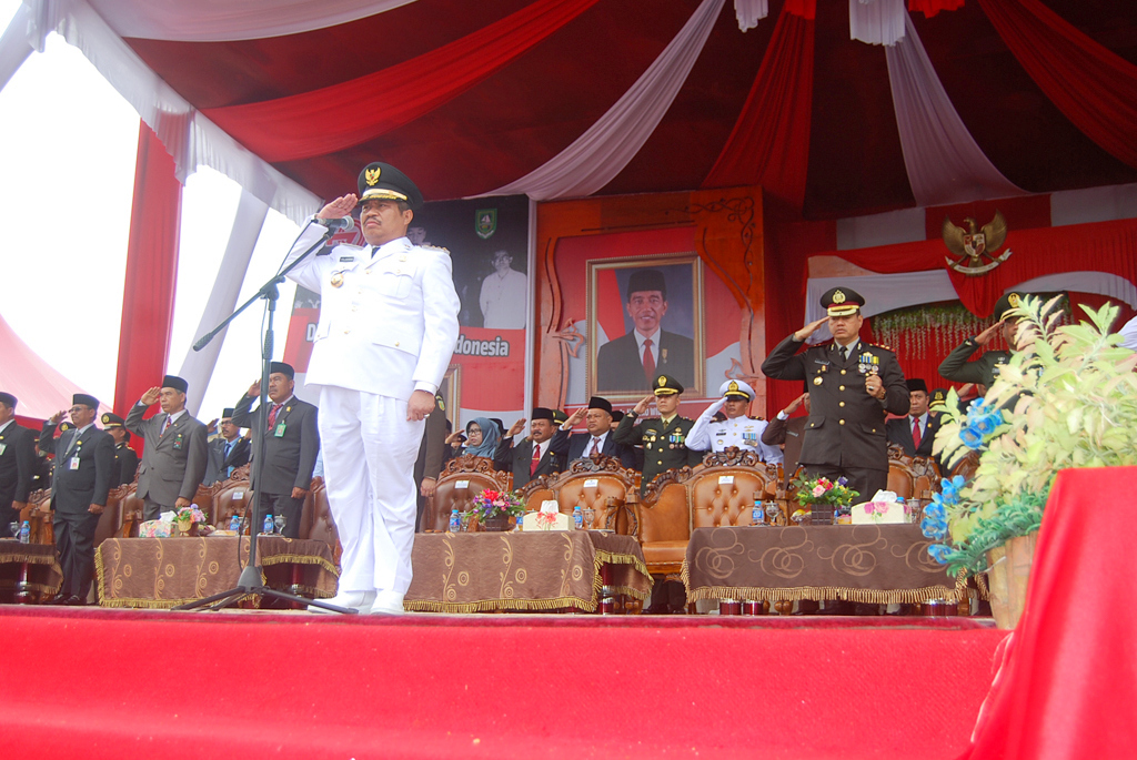 Bupati Amril Inspektur Upacara Peringatan HUT RI Ke-72 Di Bengkalis