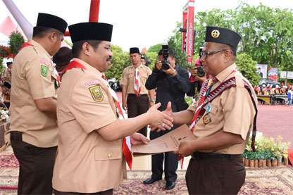20 Anggota Dewasa Pramuka Bengkalis Terima Lencana Panca Warsa
