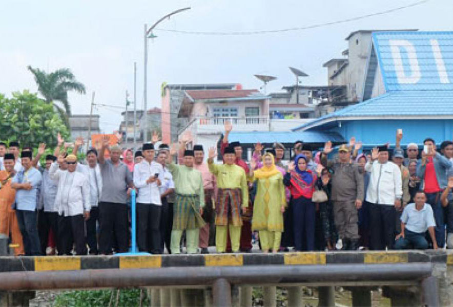 Bupati Wardan Lepas Keberangkatan 237 JCH Inhil Kloter 8 Embarkasi Batam