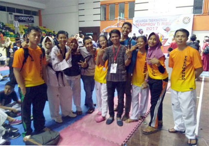 STIE Indragiri Sabet 2 Emas dan 1 Perak di Kejurda Taekwondo Riau 2017