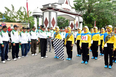 Sempena Dirgahayu RI Ke-72, Bupati Wardan Lepas Peserta Tri Lomba Juang