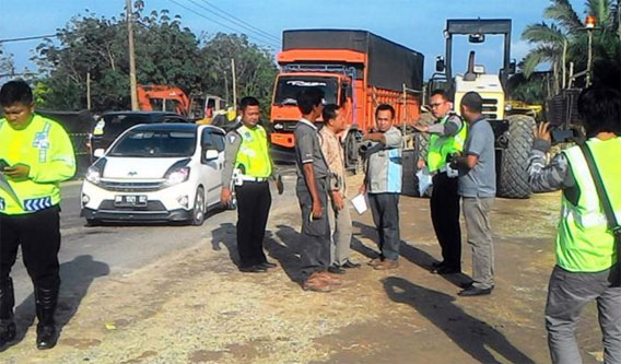 Pembangunan Jembatan di Desa Semunai Bikin Macet di Lintas Pekanbaru-Duri