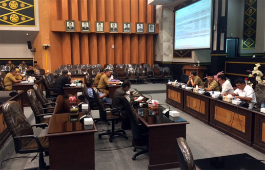 Banggar Bahas RAPBD 2017 dengan TAPD, Sorot Soal Hutang PDAM