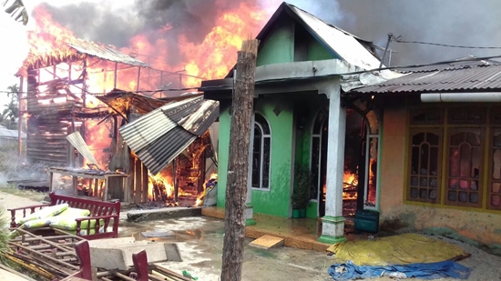 8 Rumah di Keritang-Inhil Ludes Terbakar