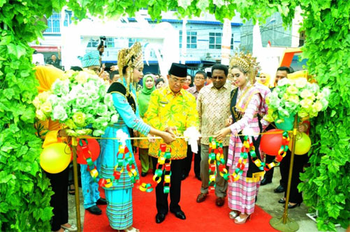 Bupati Wardan Resmikan Pameran FKI Tahun 2017