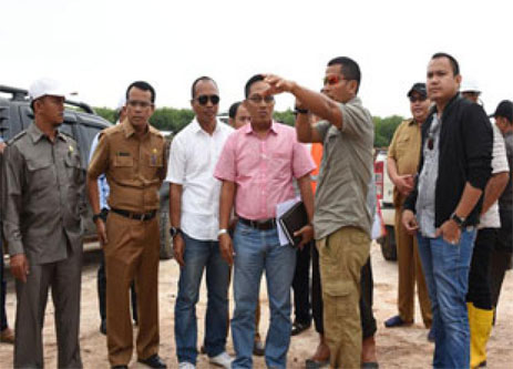Ketua DPRD Bengkalis Tinjau Proyek Jalan Sei Pakning-Duri