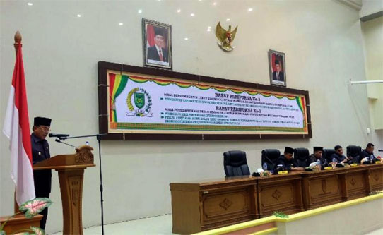Bupati Wardan Sampaikan Perubahan Perda Tentang RPJMD 2013-2018