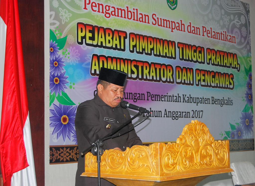 Belasan Pejabat Eselon II Bengkalis "Diparkirkan"