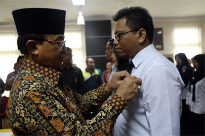 Bupati Inhil Serahkan SK CPNS Program THL-TB Penyuluh Pertanian dan GGD Tahun 2017
