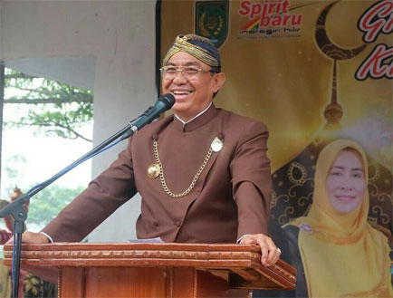 Lestarikan Budaya, Bupati Wardan Hadiri Grebeg Suro 2017 Di Kecamatan Kempas