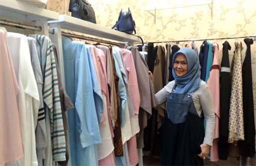 Cantik Butik Ada Pakaian Muslim Modis, Masa Kini