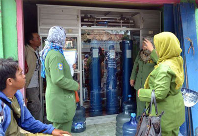 Pengusaha Air Minum Isi Ulang Keluhkan Tingginya Biaya Uji Lab