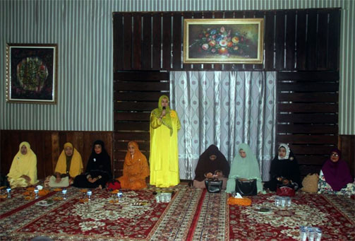 Diisi Tausiah Ustazah Dr Fitri, TP PKK Inhil Bersama GOW Gelar Pengajian Rutin