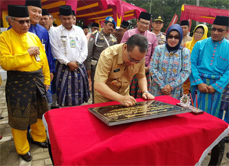 Bank Riau Kepri Serahkan CSR Taman Selatpanjang Kota Sagu