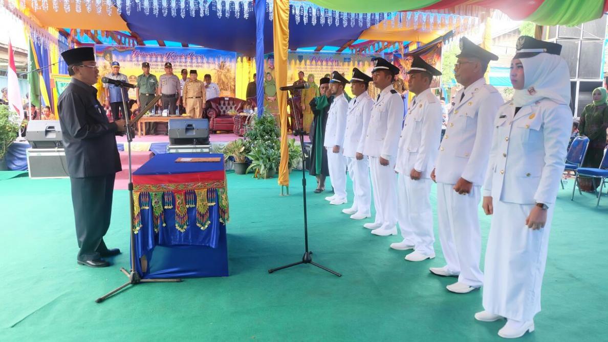 Lantik Enam Kades di Gaung, Bupati Inhil Minta Fokus Jalankan Amanah