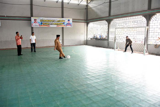 Diikuti 32 Tim, Plt Sekda Bengkalis Resmi Buka Tournamen Futsal PUPR