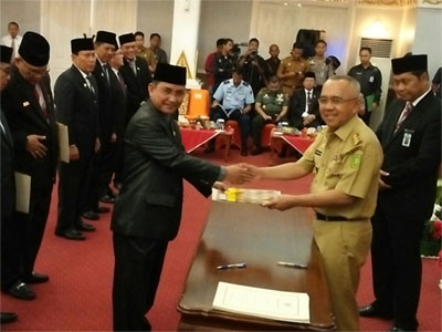 Sekda Surya Arfan Terima DIPA Rohil Tahun 2018