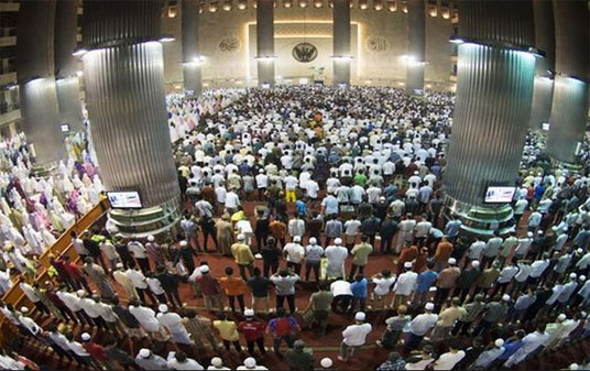 5 Keutamaan Salat Berjamaah