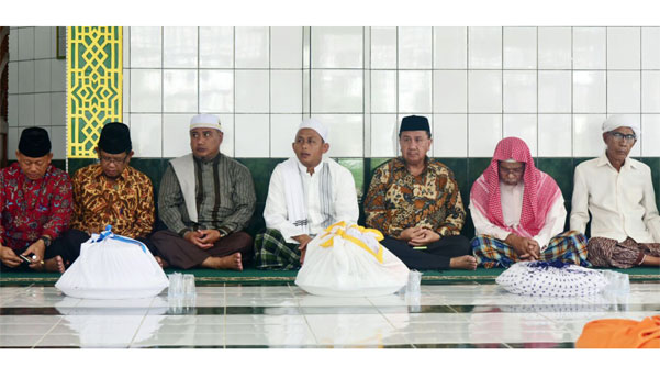 Wabup Rosman Malomo Hadiri Peringatan Maulid Nabi 1439 H Di Masjid Raya Al-Ubudiyyah Pulau Kecil